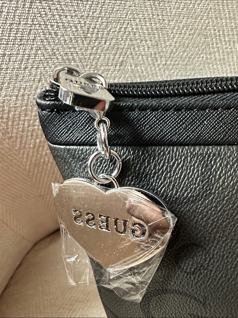 GUESS Black Logo-Print Toiletry Pouch with Heart Charm - Picture 3 of 13